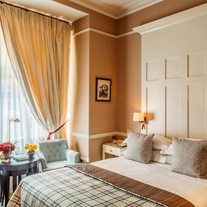 Superior Queen Room at 11 Cadogan Gardens